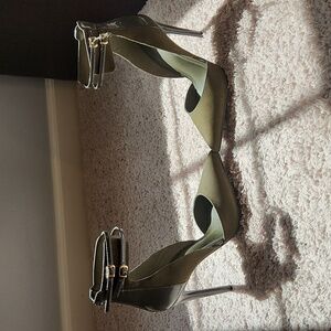NWOT Aldo Stiletto with double buckle ankle straps